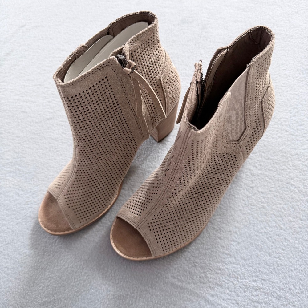 Boho Festival Perforated Suede Peep Toe Booties TOMS Majorca Taupe 8.5 - Picture 7 of 10